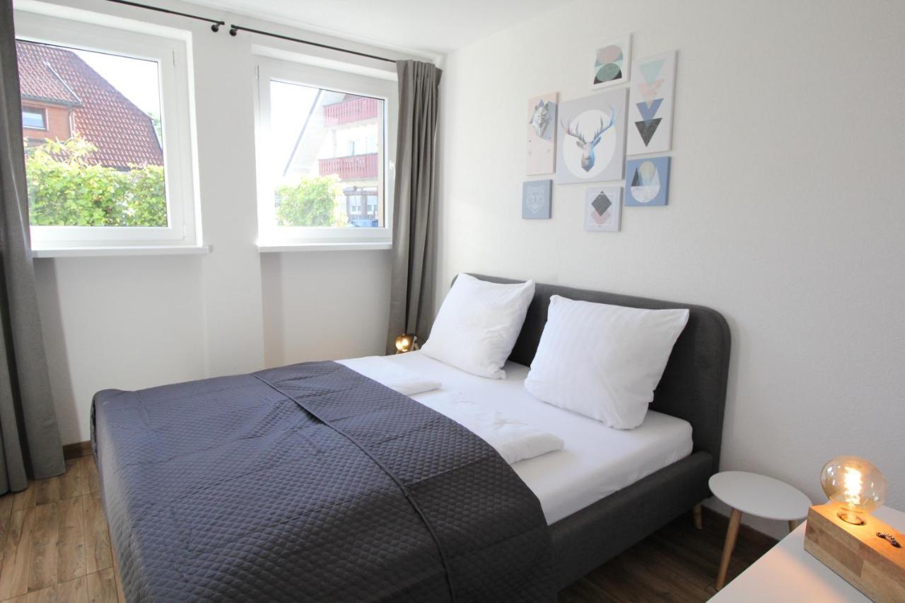 Schwarzwaelder Tierplaetzchen - Terrasse Und Parkplatz Höchenschwand